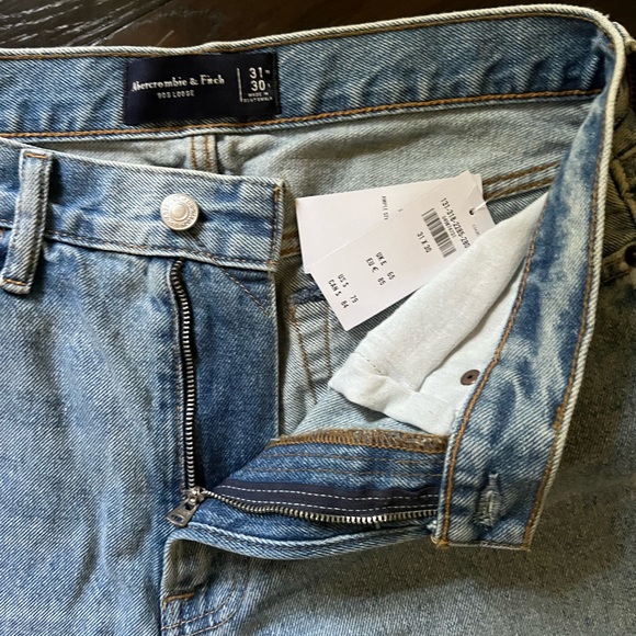 Abercrombie 90’s loose jeans - Picture 2 of 5